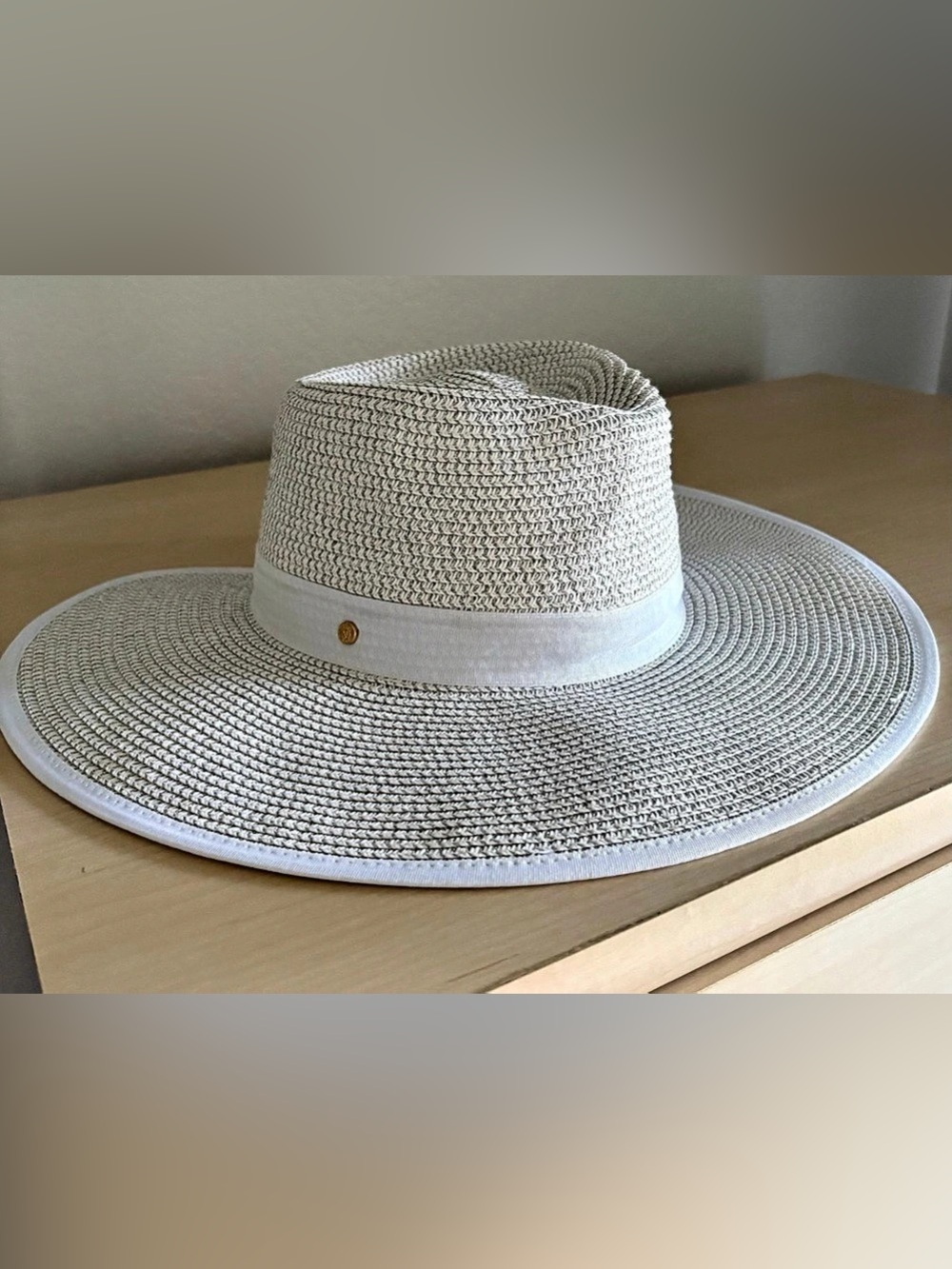 Anne Klein Wide Brim Sun Hat in White Like New